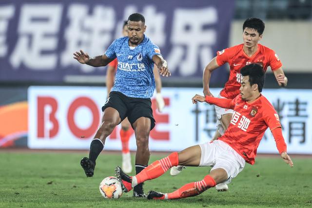 国安成领头羊 申花迎最强对手 京沪争霸主导争冠?